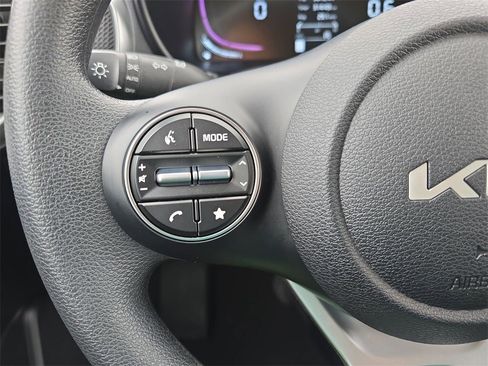 Used 2025 Kia Soul LX w/ LX Technology Package image 16