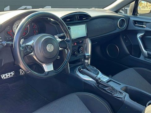 Used 2017 Toyota 86 image 7