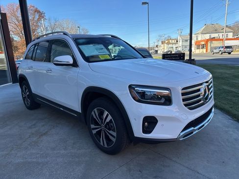 New 2026 Mercedes-Benz GLB 250 4MATIC image 2