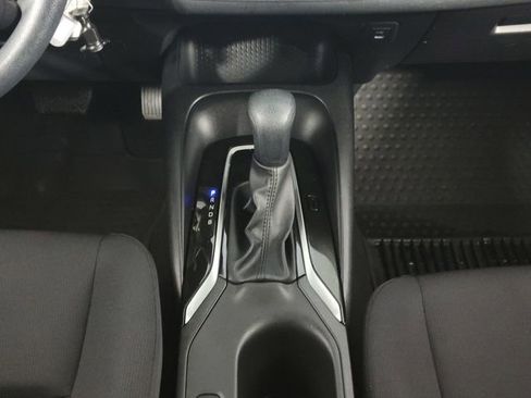 Used 2025 Toyota Corolla LE image 27