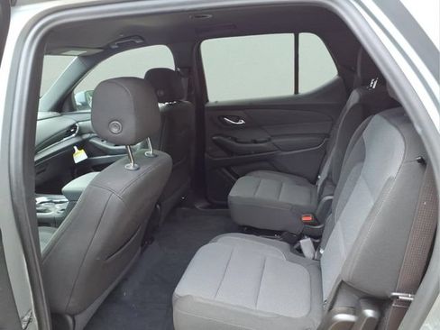 Used 2023 Chevrolet Traverse LT w/ Midnight/Sport Edition AWD/4WD image 8