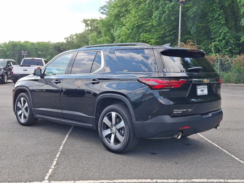 Used 2023 Chevrolet Traverse LT w/ LT Premium Package AWD/4WD image 5