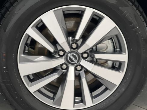 Used 2025 Nissan Pathfinder SL FWD image 81
