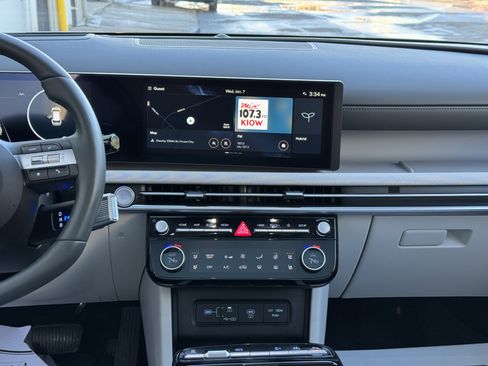 Used 2025 Hyundai Tucson Limited image 15