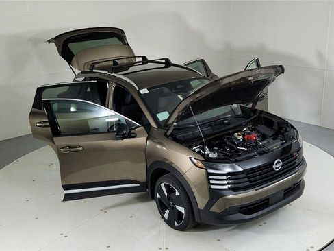 New 2026 Nissan Kicks SR w/ Cold Weather Package image 25