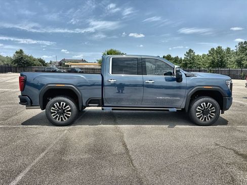 New 2026 GMC Sierra 2500 Denali Ultimate AWD/4WD image 10