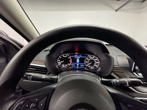 Used 2024 Nissan Altima 2.5 SV image 11