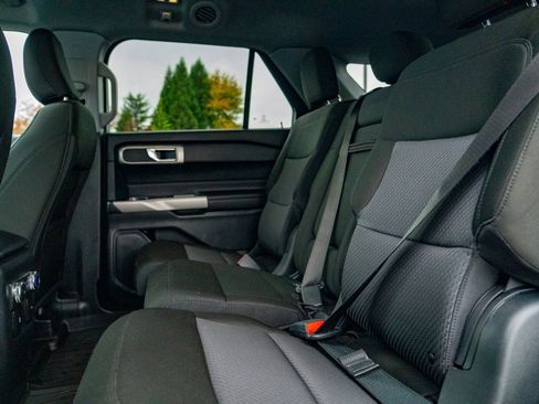 Used 2022 Ford Explorer XLT image 23