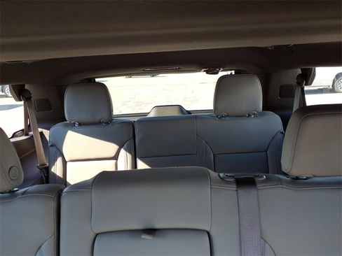 Used 2023 Chevrolet Tahoe Z71 w/ Luxury Package image 27