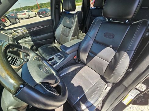 Used 2017 Jeep Grand Cherokee Overland AWD/4WD image 17