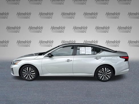 Used 2025 Nissan Altima 2.5 SV FWD image 6
