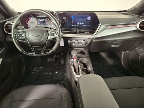 Used 2025 Chevrolet Trax RS w/ Sunroof Package image 10