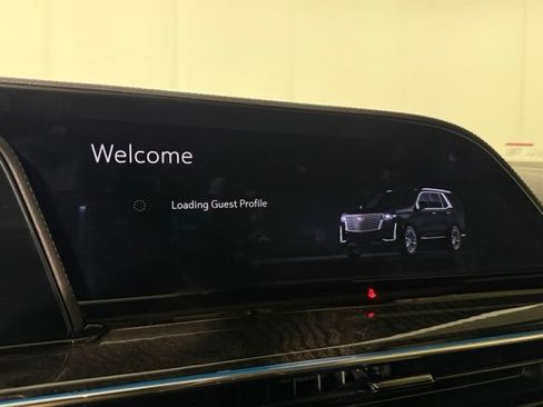 Used 2023 Cadillac Escalade Premium Luxury AWD/4WD image 19