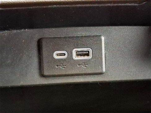 Certified 2023 Chevrolet Suburban LT image 28