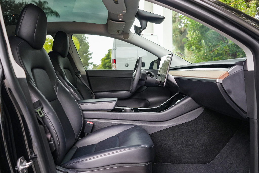 Used 2021 Tesla Model Y Long Range AWD/4WD image 13