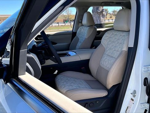 New 2026 Nissan Armada Platinum Reserve image 9