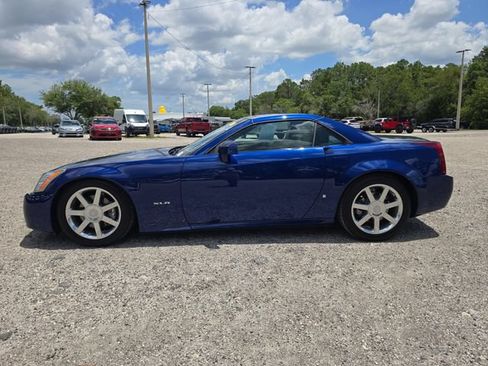 Used 2007 Cadillac XLR RWD image 7