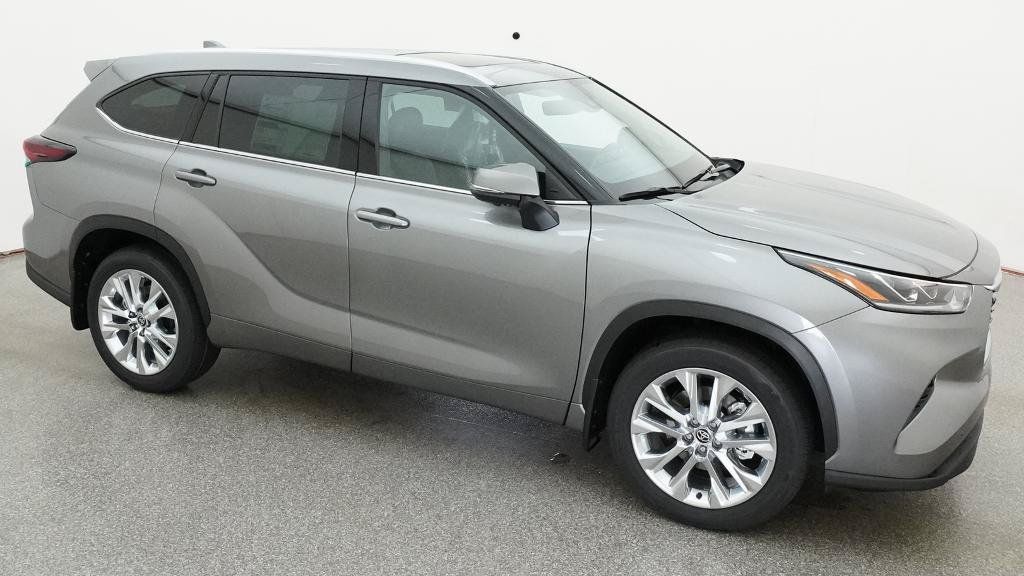 New 2026 Toyota Highlander Limited AWD/4WD image 15