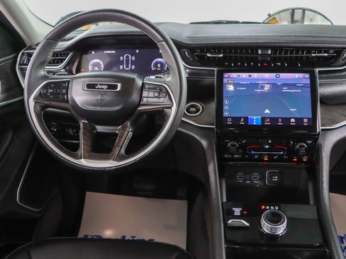 Used 2023 Jeep Grand Cherokee L Limited image 17