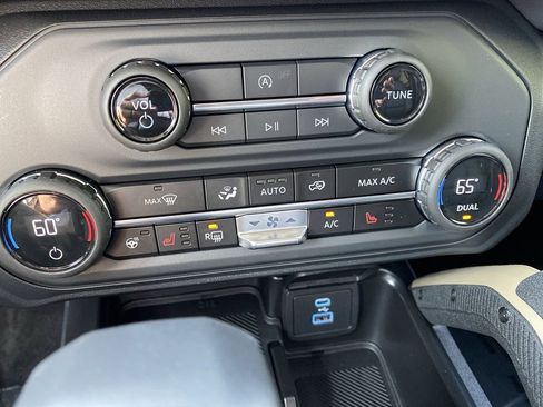 New 2025 Ford Bronco Badlands w/ Sasquatch Package image 25