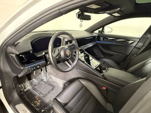 Certified 2025 Porsche Panamera image 5