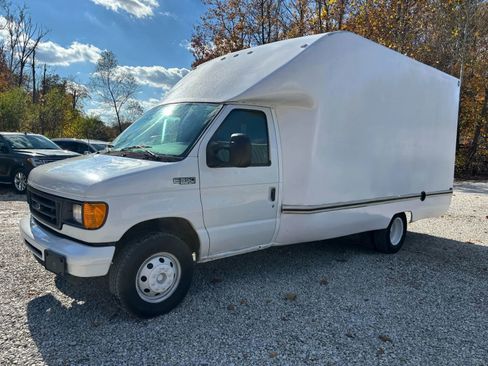 Used 2003 Ford E-350 and Econoline 350 Super Duty image 9