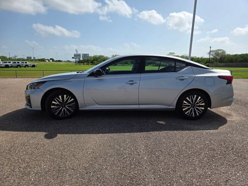 Used 2024 Nissan Altima 2.5 SV FWD image 4