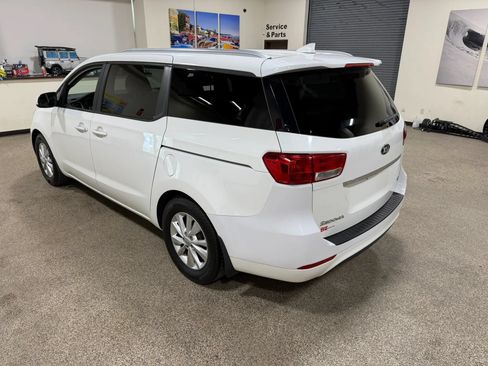 Used 2016 Kia Sedona LX FWD image 12