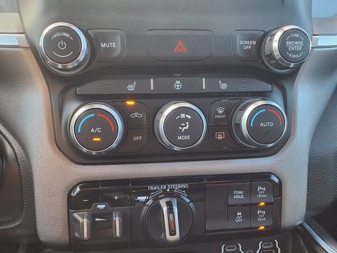 Used 2023 RAM 1500 Big Horn AWD/4WD image 6