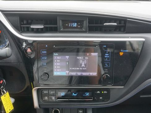 Used 2019 Toyota Corolla SE FWD image 7