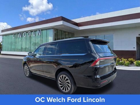 Certified 2025 Lincoln Navigator Black Label AWD/4WD image 4