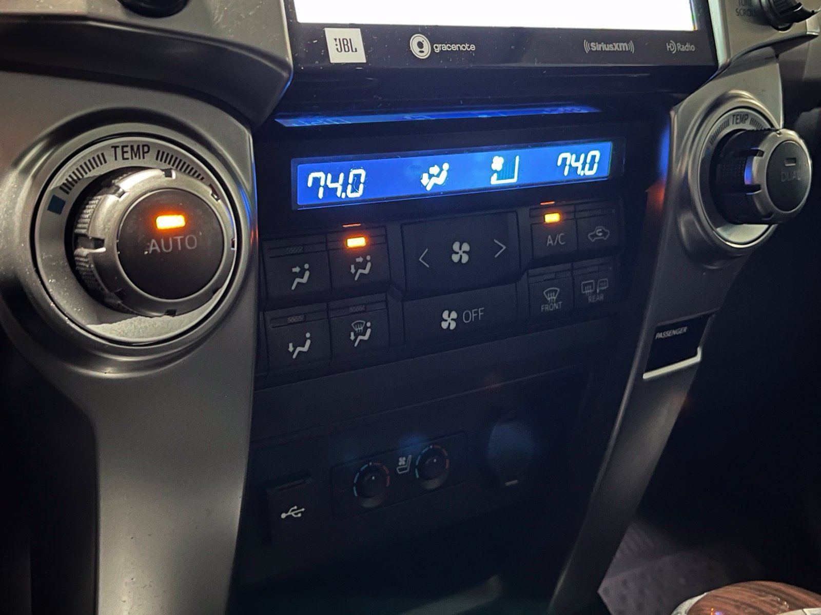 Used 2024 Toyota 4Runner Limited AWD/4WD image 25