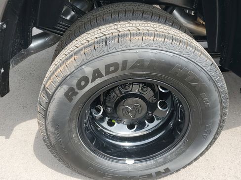 New 2026 RAM 3500 Laramie AWD/4WD image 5