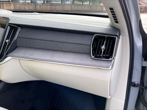 New 2026 Volvo XC90 T8 Ultra image 29