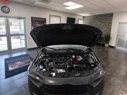 Used 2025 Honda Accord SE image 17