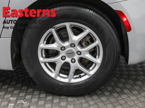 Used 2023 Chrysler Voyager LX FWD image 33