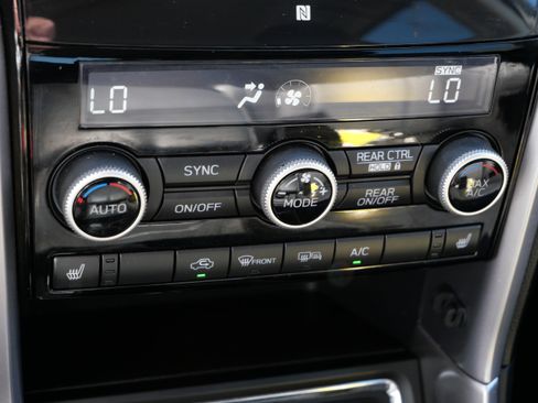 Used 2022 Subaru Ascent Limited AWD/4WD image 23