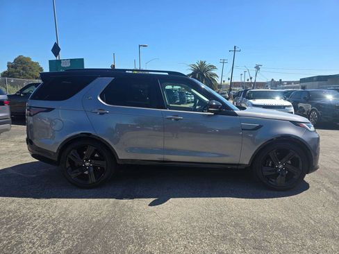 Used 2025 Land Rover Discovery Metropolitan Edition AWD/4WD image 6