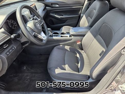 Used 2024 Nissan Altima 2.5 SV FWD image 9