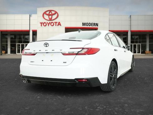 New 2026 Toyota Camry Hybrid FWD image 17