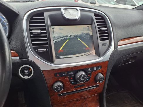 Used 2014 Chrysler 300 AWD w/ Driver Convenience Group image 25