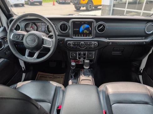 Used 2023 Jeep Wrangler Unlimited Rubicon 4xe w/ Cold Weather Group AWD/4WD image 15