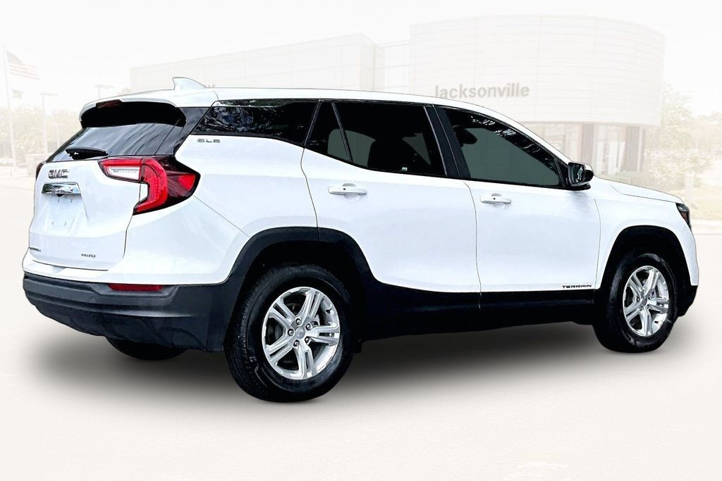 Used 2024 GMC Terrain SLE AWD/4WD image 6
