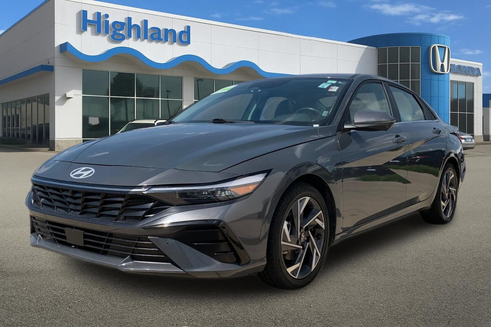 Used 2024 Hyundai Elantra Limited FWD image 1