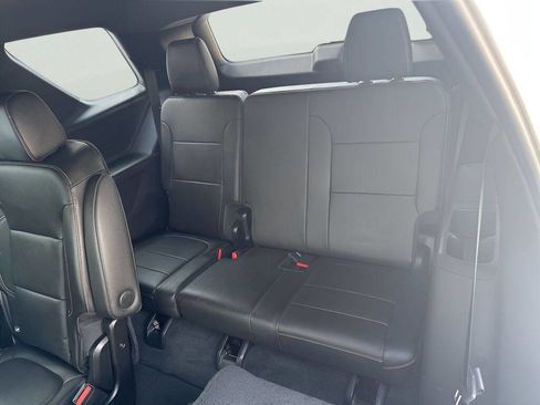 Used 2023 Chevrolet Traverse LT FWD image 34