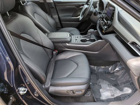 Used 2026 Toyota Highlander XLE AWD/4WD image 36