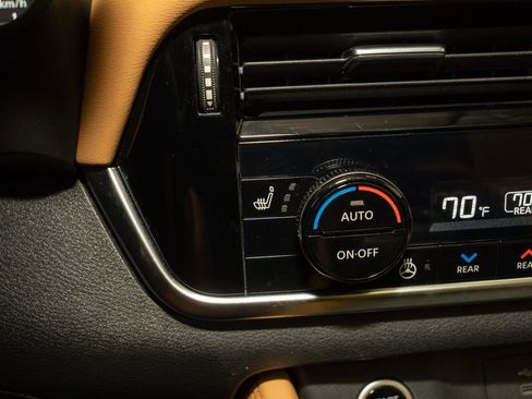 Used 2023 Nissan Rogue Platinum w/ Platinum Premium Package image 17