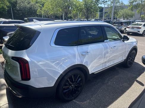 Used 2022 Kia Telluride SX w/ Towing Package FWD image 5