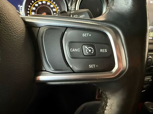 Used 2020 Jeep Wrangler Unlimited Sahara AWD/4WD image 20