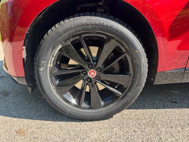 Used 2023 Jaguar F-PACE S AWD/4WD image 2
